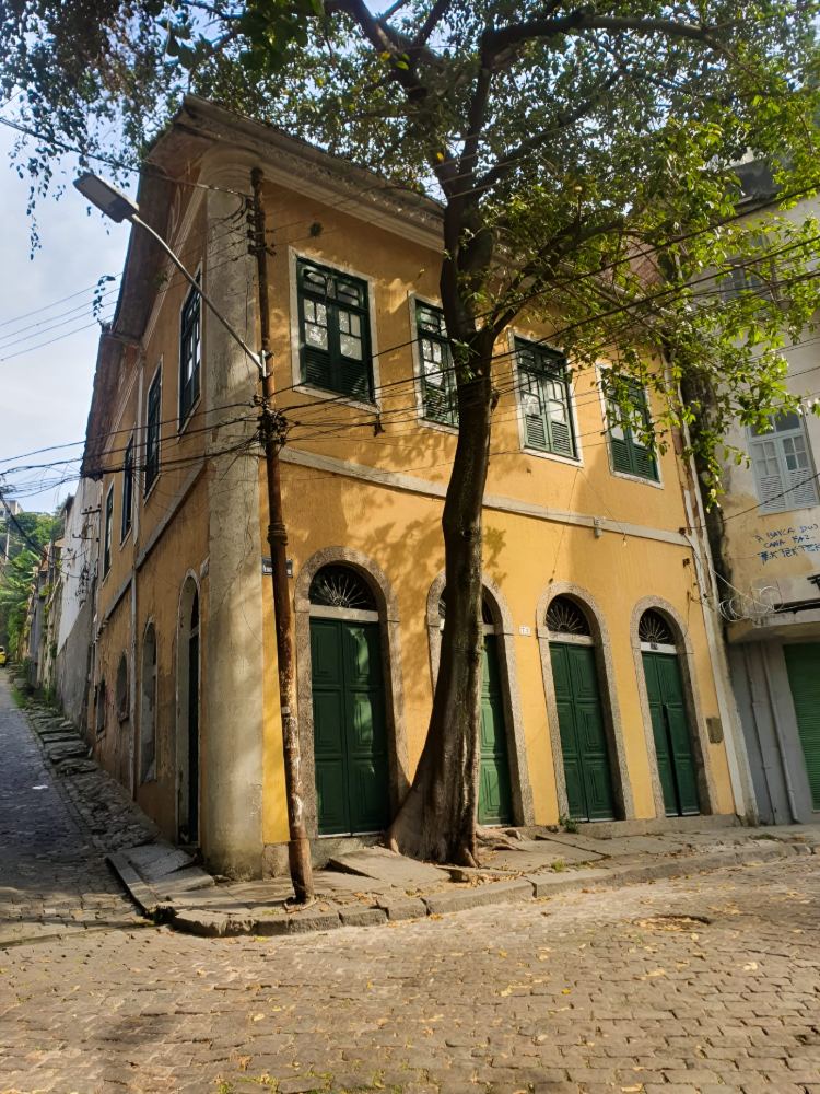 Interior do casarão do Espaço Mova, cenário para gravações a
