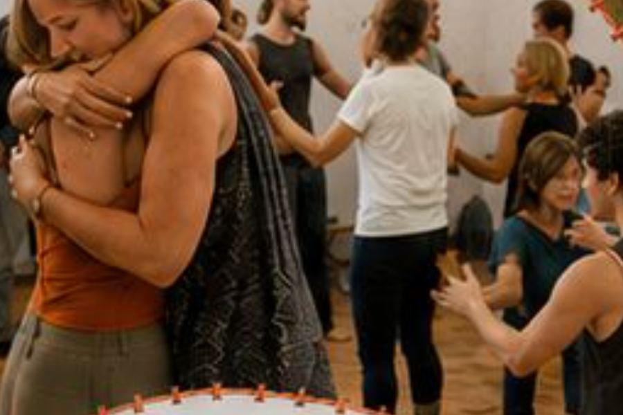 Roda do Grupo de Movimento, prática corporal coletiva de Análise Bioenergética no Espaço Mova